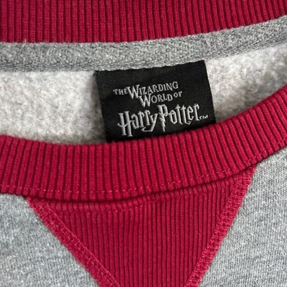 Harry Potter Universal Studios Gryffindor Pullover Sweater, Sz XS - Picture 6 of 13